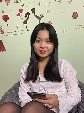 Maeve2k5 online show from December 24, 2024, 2:10 am