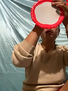 Snapshot of Linaannn chatting on September 27, 2025, 12:15 am Linaannn online show from September 27, 2025, 12:15 am