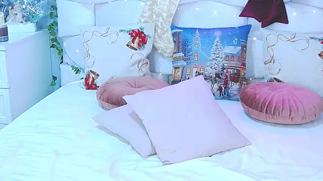 VioletUmi online show from December 7, 2024, 12:45 pm