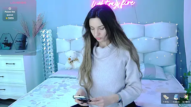 VioletUmi online show from January 25, 2025, 9:26 am