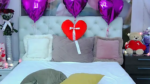 VioletUmi online show from February 12, 2025, 1:48 pm