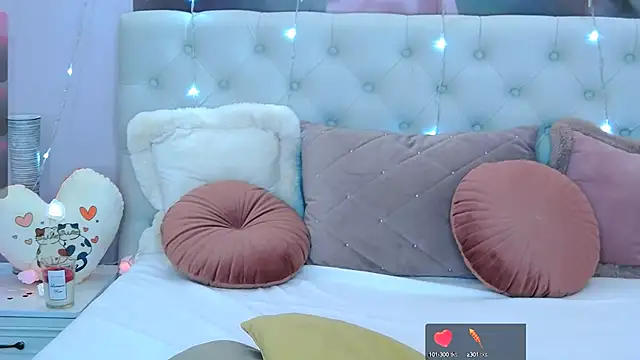 VioletUmi online show from February 27, 2025, 2:32 pm
