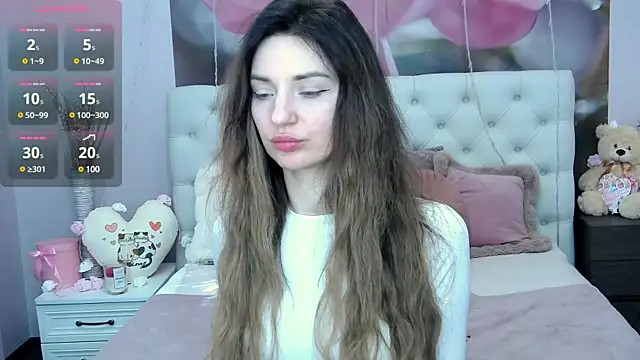 VioletUmi online show from March 9, 2025, 10:19 am