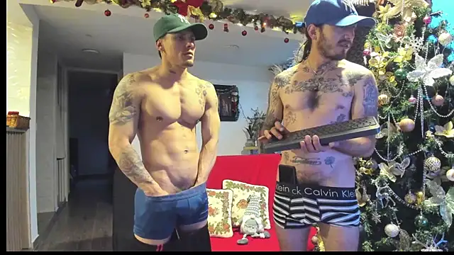 Snapshot of MARCELOANDLUCIAN chatting on December 1, 2025, 10:48 pm MARCELOANDLUCIAN online show from December 1, 2025, 10:48 pm