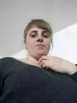 Snapshot of CoddessCrystal chatting on February 21, 2025, 1:33 pm CoddessCrystal online show from February 21, 2025, 1:33 pm