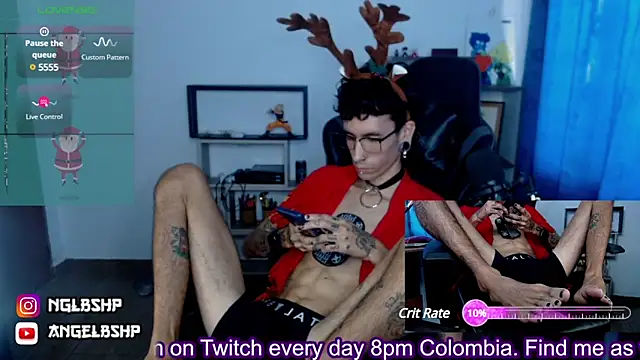  kyleowens  online show from December 24, 2024, 1:06 pm