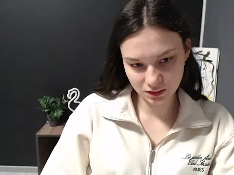 Snapshot of tart_girl chatting on March 6, 2025, 7:57 am tart girl online show from March 6, 2025, 7:57 am