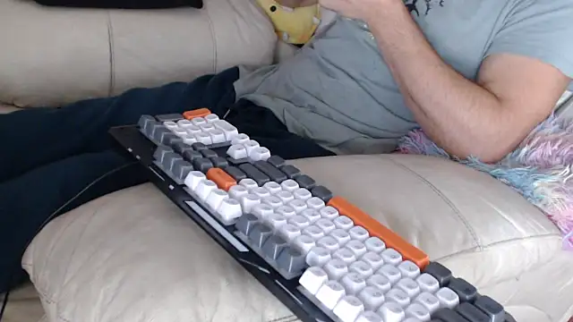 MrStraightDik online show from November 5, 2025, 11:10 am