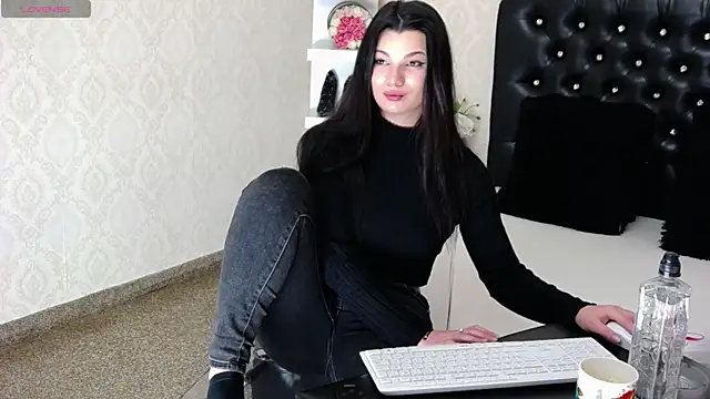 Snapshot of Allisonn223 chatting on December 28, 2024, 8:25 pm Allisonn223 online show from December 28, 2024, 8:25 pm