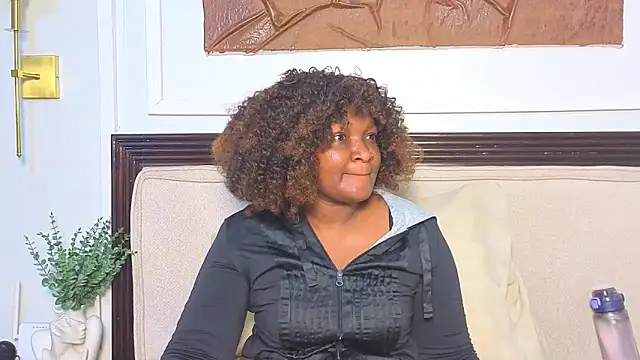 Snapshot of ANNI-E chatting on April 8, 2026, 4:01 am ANNI-E online show from April 8, 2026, 4:01 am