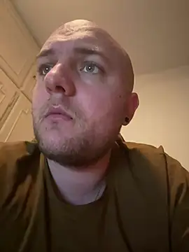 QueueFrenchie online show from February 21, 2026, 8:10 pm