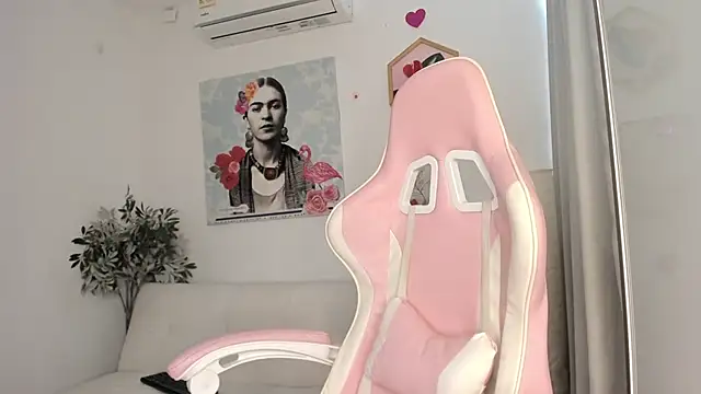 aleja rythm online show from February 22, 2025, 7:58 pm