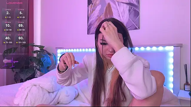 Veronica leal online show from October 15, 2025, 9:42 am