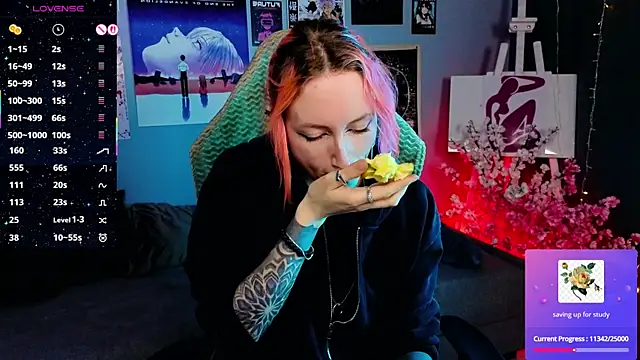  HelenCarter online show from July 8, 2026, 8:57 pm