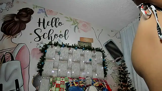EMMA SWEETT1 online show from December 27, 2024, 12:23 pm