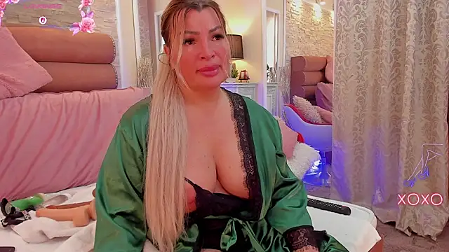 ArianaCroft online show from May 6, 2026, 6:52 am