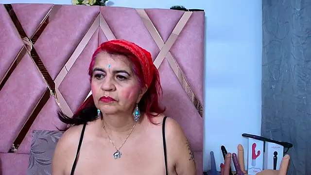 RoxetteMature online show from June 21, 2026, 3:31 am