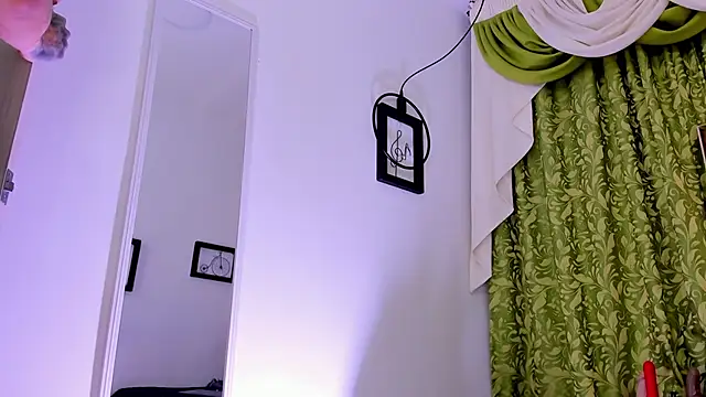 dilan scootk  online show from January 30, 2025, 11:11 am