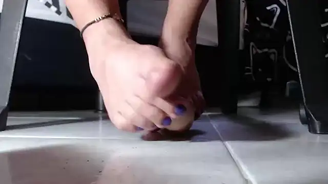 Snapshot of carlajames_ chatting on December 14, 2024, 1:50 am carlajames  online show from December 14, 2024, 1:50 am