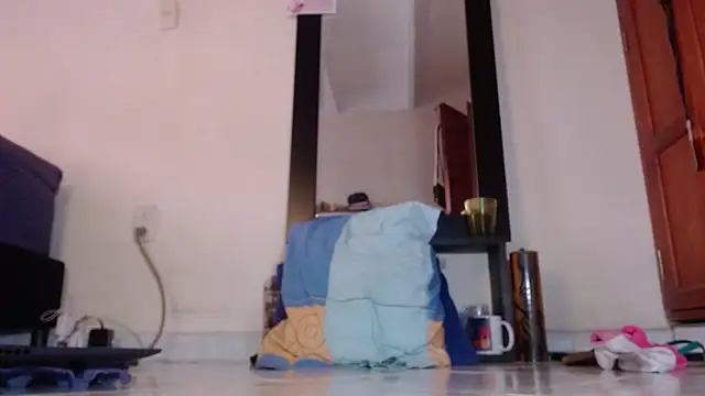 Snapshot of carlajames_ chatting on October 3, 2025, 11:29 am carlajames  online show from October 3, 2025, 11:29 am