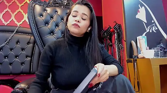 Mistressviictoria online show from March 18, 2025, 2:37 pm