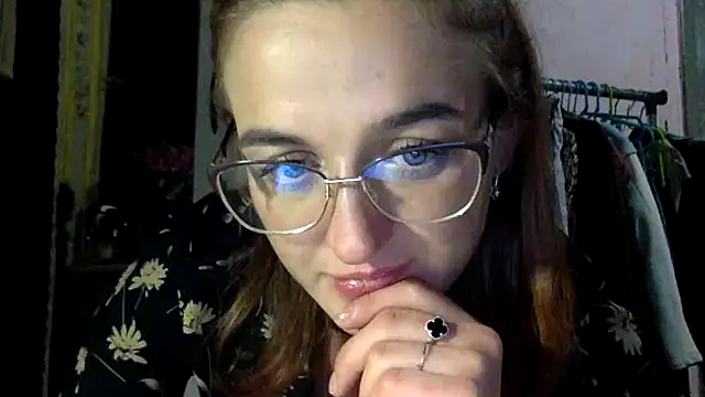 Snapshot of OVER_HIGH chatting on November 9, 2025, 1:15 am OVER HIGH online show from November 9, 2025, 1:15 am