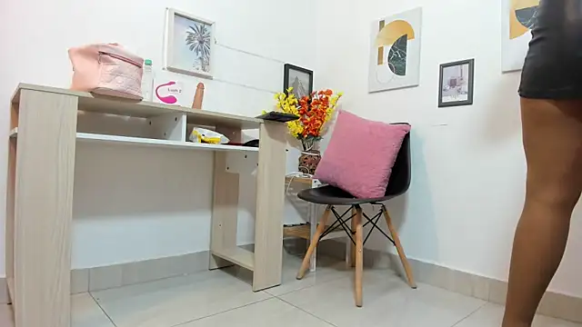 Snapshot of GenesisTT chatting on October 7, 2025, 4:09 am GenesisTT online show from October 7, 2025, 4:09 am