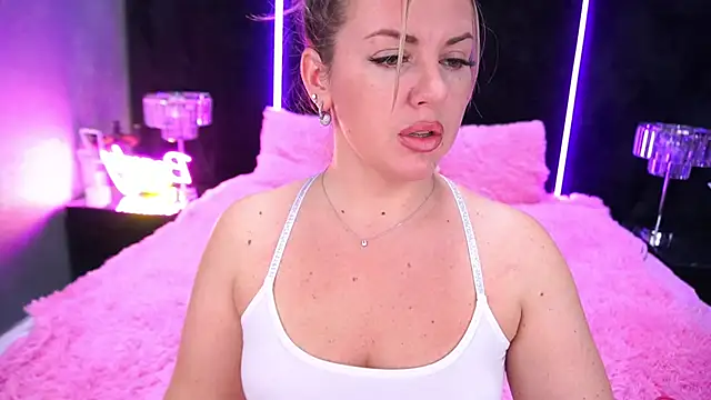 KiraCandyS online show from December 13, 2024, 1:48 am