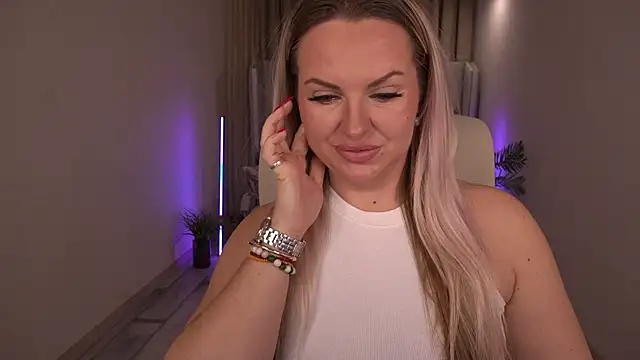 KiraCandyS online show from December 15, 2024, 9:09 pm