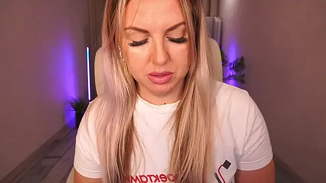 KiraCandyS online show from December 16, 2024, 10:03 pm