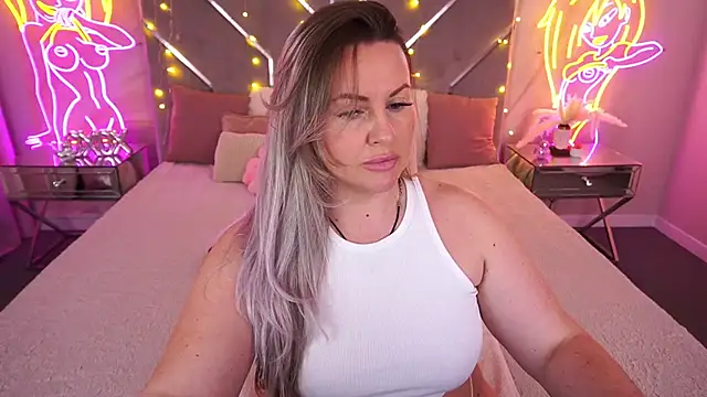 KiraCandyS online show from April 29, 2026, 7:53 pm