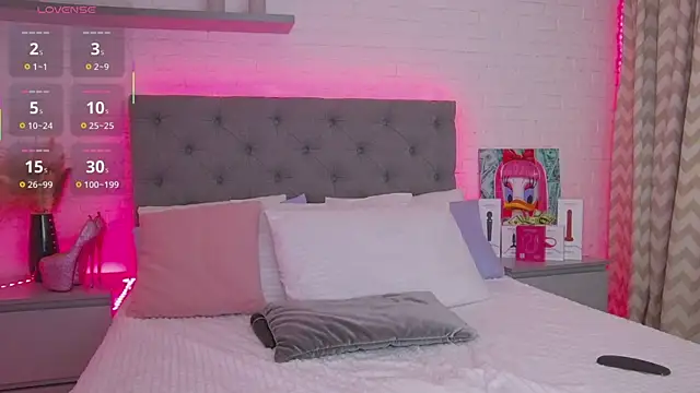 Snapshot of Born_to_Blow chatting on October 23, 2025, 1:38 am Born to Blow online show from October 23, 2025, 1:38 am