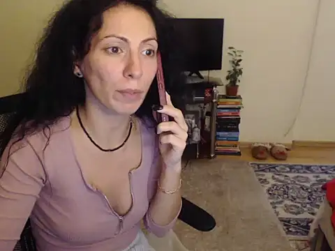 Snapshot of Emmatoo chatting on October 18, 2025, 2:51 pm Emmatoo online show from October 18, 2025, 2:51 pm