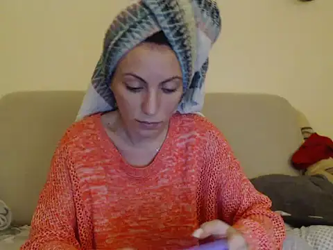 Emmatoo online show from February 22, 2026, 7:56 pm