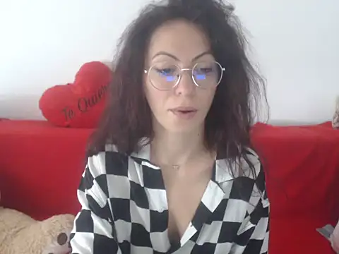 Emmatoo online show from May 8, 2026, 11:48 am