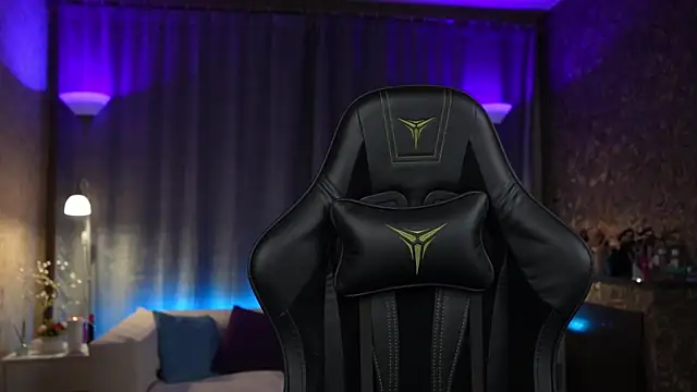 Amely Young online show from March 21, 2025, 3:22 am