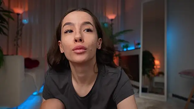 Snapshot of Amely_Young chatting on June 6, 2026, 2:27 am Amely Young online show from June 6, 2026, 2:27 am