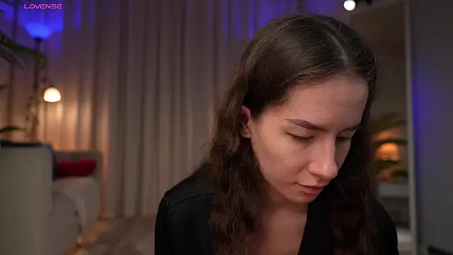 Amely Young online show from July 2, 2026, 2:33 am