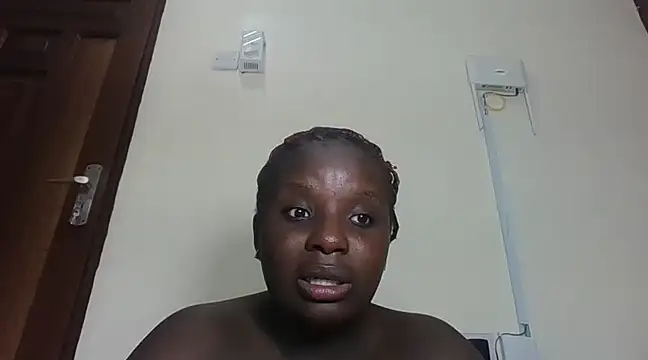 hotebbbyy online show from December 10, 2024, 11:08 pm