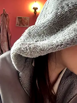 Hellen 111 online show from September 26, 2025, 7:12 am