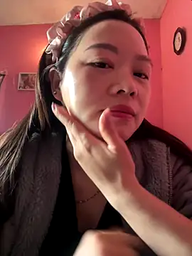 Hellen 111 online show from September 27, 2025, 7:35 am