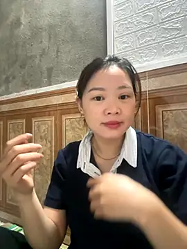 Hellen 111 online show from October 24, 2025, 5:48 am