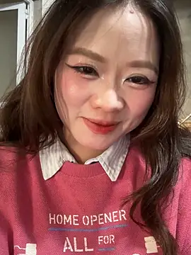 Hellen 111 online show from October 28, 2025, 8:18 am