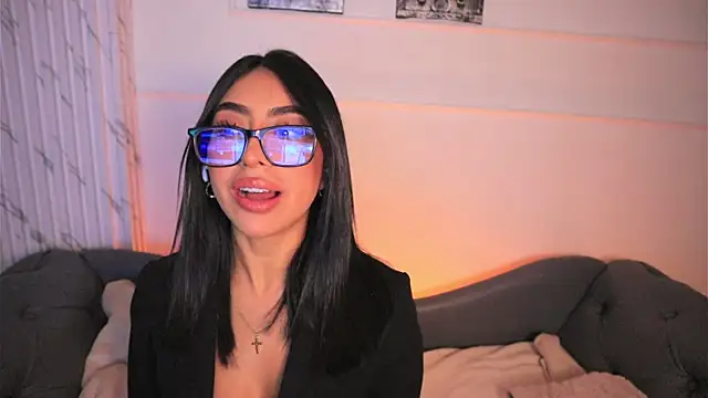 Snapshot of Sara_albrecht chatting on October 16, 2025, 12:33 am Sara albrecht online show from October 16, 2025, 12:33 am