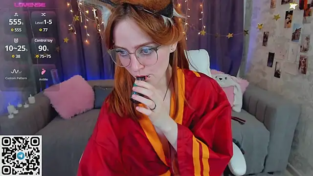 Moxy Foxy online show from February 4, 2025, 4:15 am