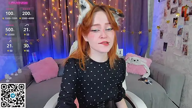Moxy Foxy online show from February 6, 2025, 1:27 am