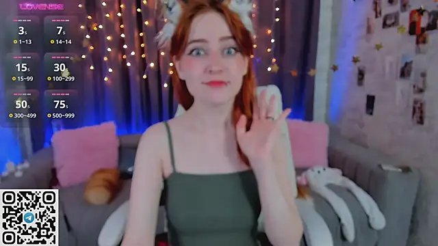 Moxy Foxy online show from February 18, 2025, 1:21 am