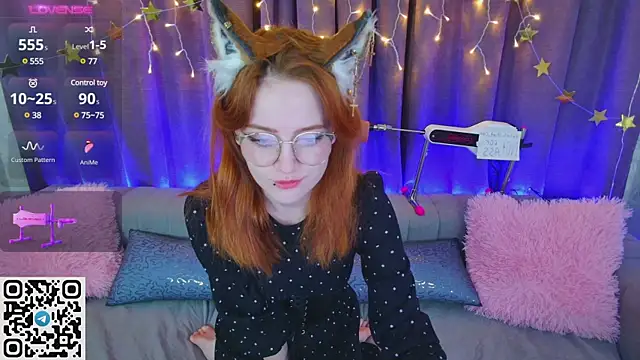 Moxy Foxy online show from March 9, 2025, 1:25 am