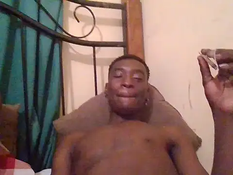 SmallGoodNut online show from November 6, 2025, 6:03 am