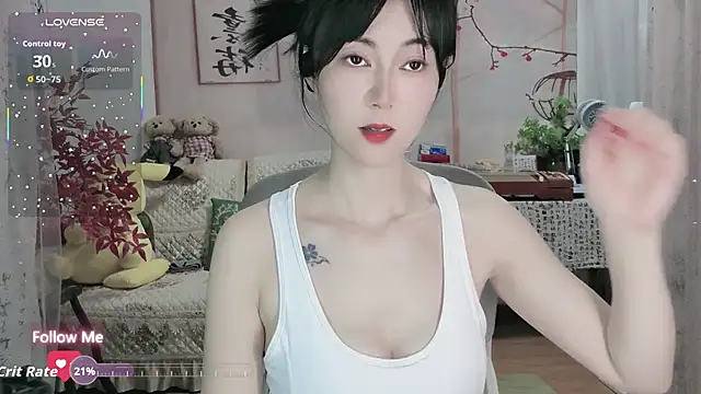 Lisa-s online show from October 6, 2025, 1:08 pm